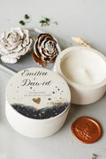 Bougie souvenir mariage personnalisée avec date et prénoms, moderne et minimaliste noir et blanc dans les tons dorés avec coeur